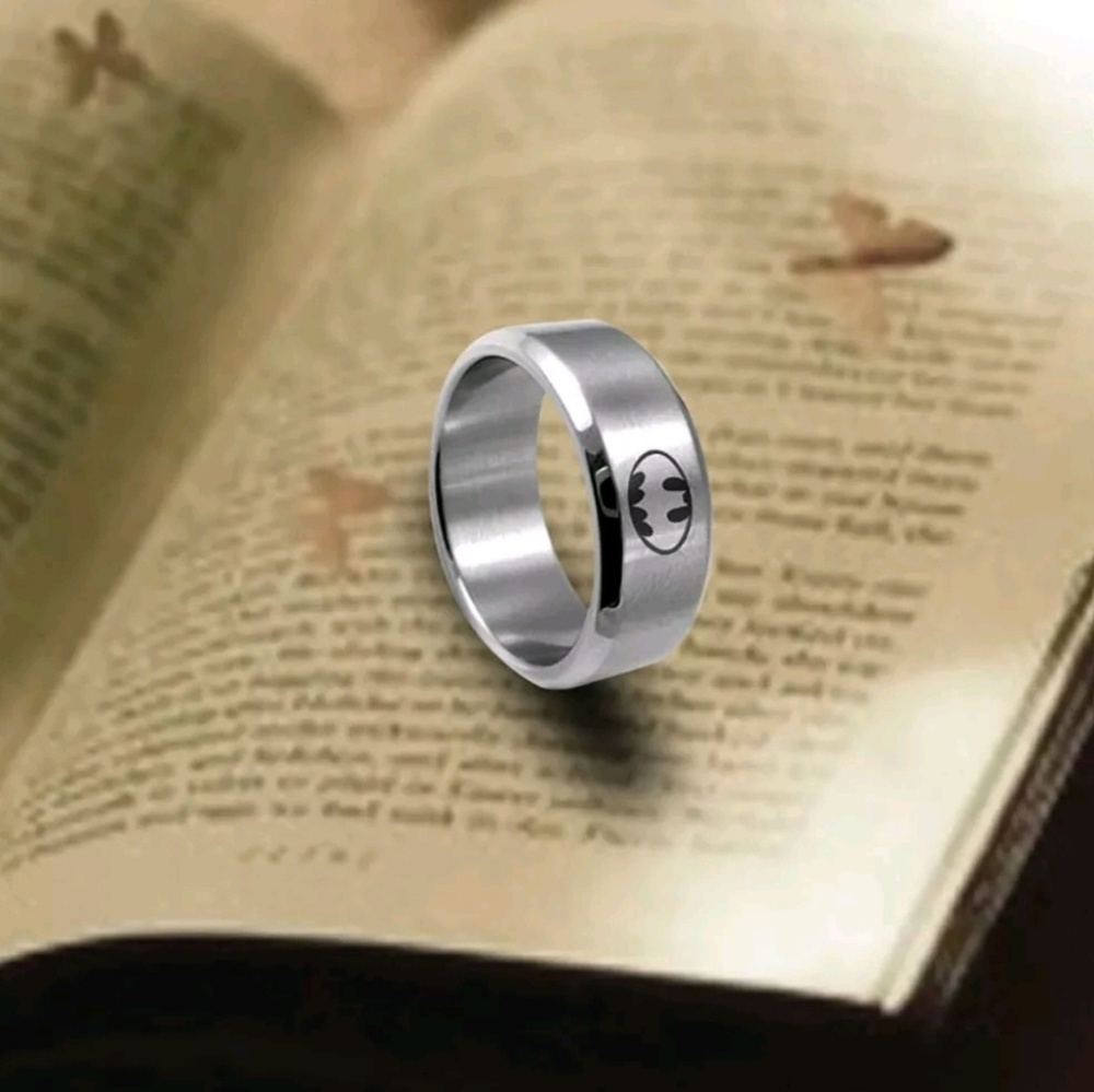 BatmanStainless Steel Titanium Band Ring Men